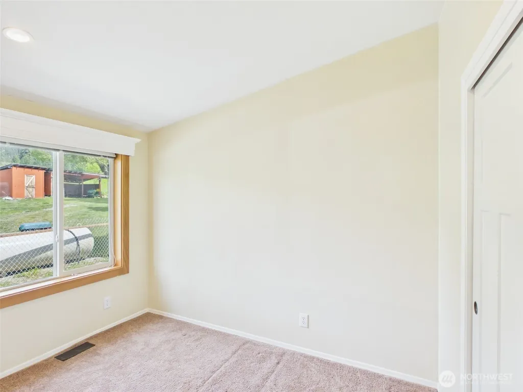 220 Center Road Republic WA 99166