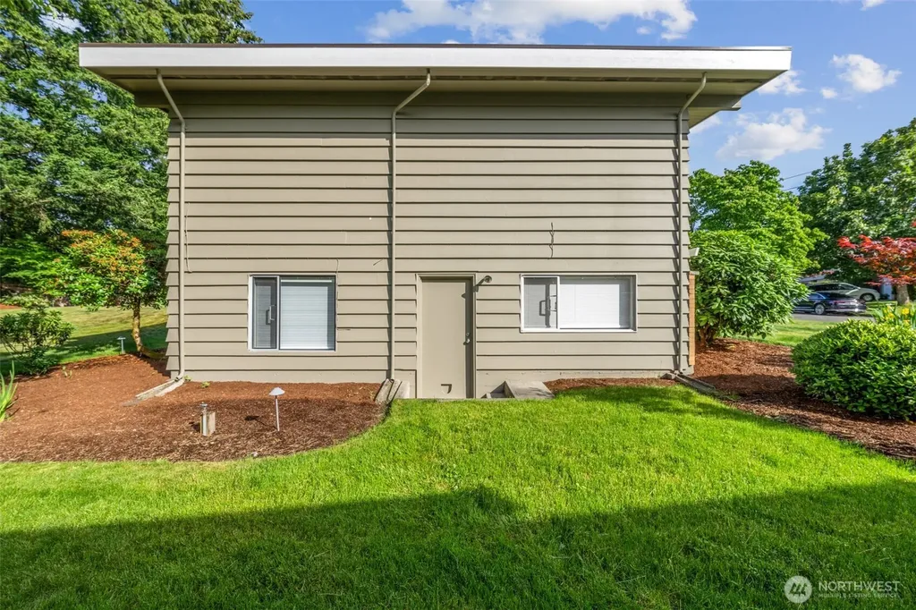 134 160th Place SE Bellevue WA 98008