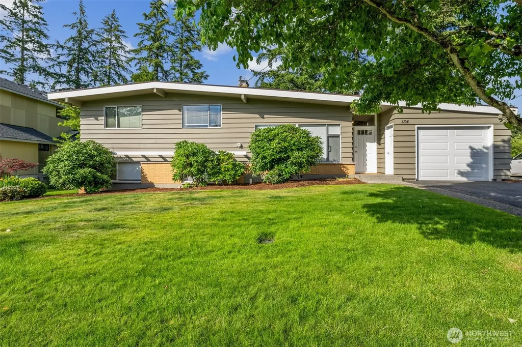 134 160th Place SE Bellevue WA 98008