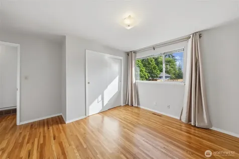 134 160th Place SE Bellevue WA 98008
