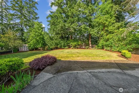 134 160th Place SE Bellevue WA 98008