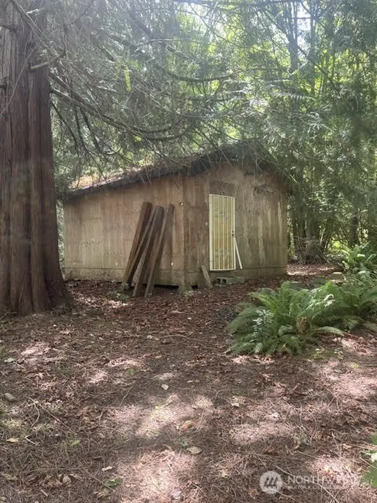 10395 NE Pine Way Bainbridge Island WA 98110
