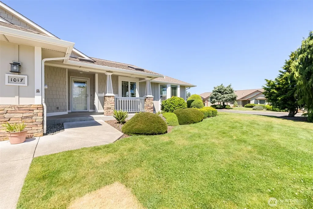 1017 N Minstrel Road Sequim WA 98382