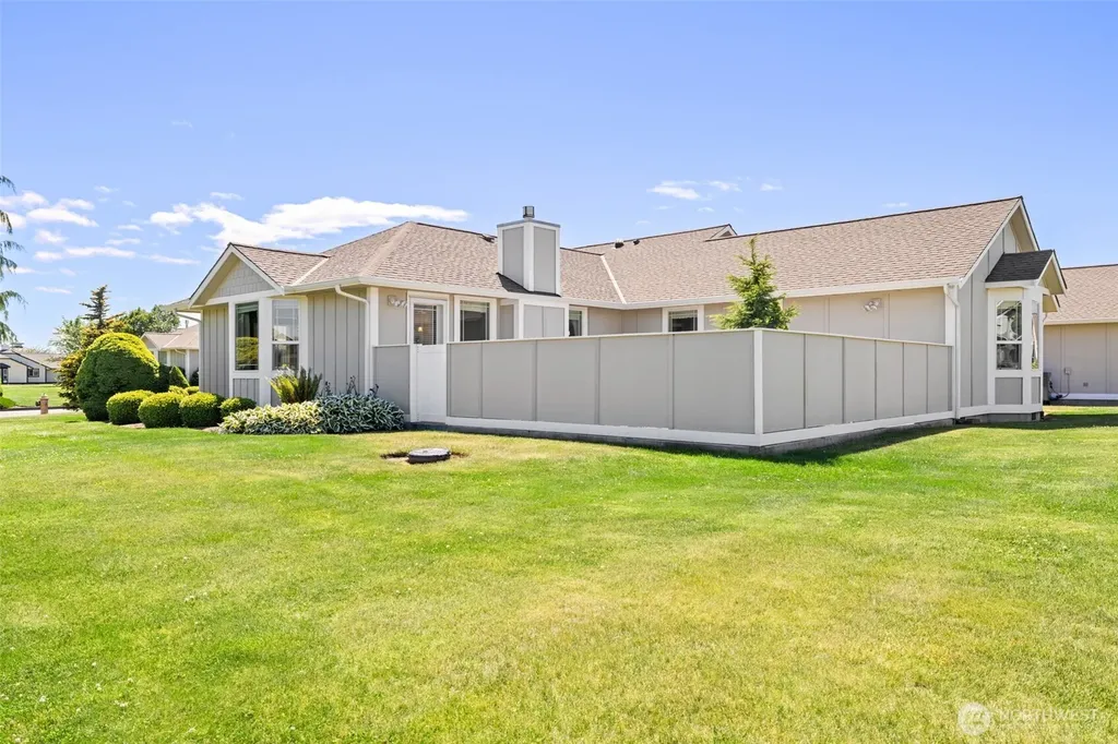 1017 N Minstrel Road Sequim WA 98382