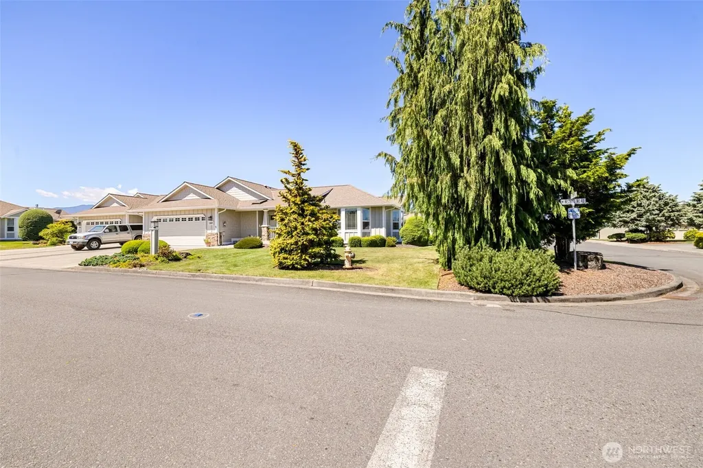 1017 N Minstrel Road Sequim WA 98382