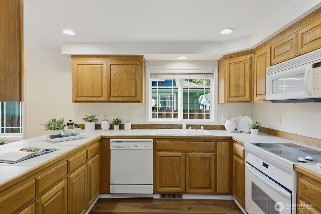 15732 Interlake Avenue N Shoreline WA 98133