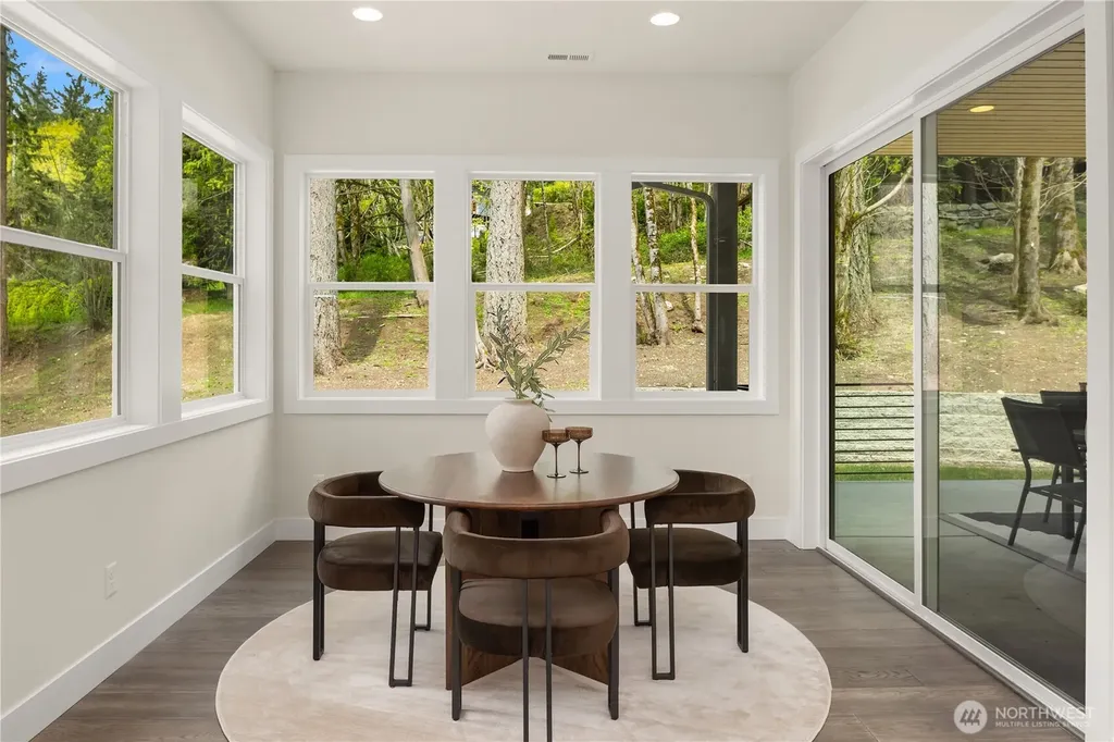 22536 SE 52nd Street Issaquah WA 98029