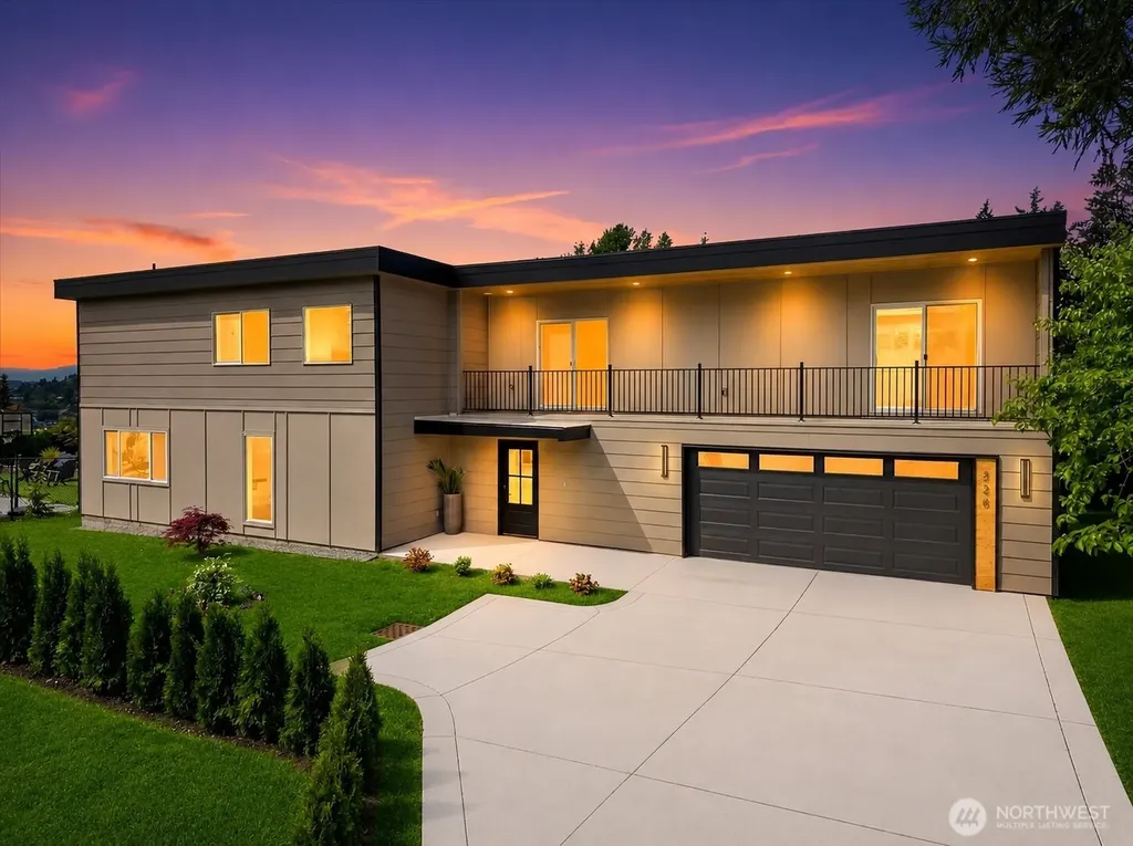 228 SW 183rd Street Normandy Park WA 98166