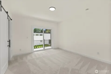 228 SW 183rd Street Normandy Park WA 98166