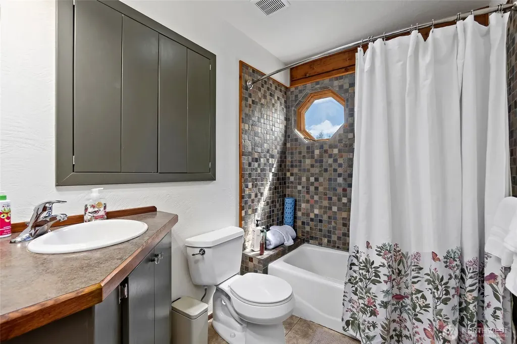 1350 E Webb Hill Road Union WA 98592