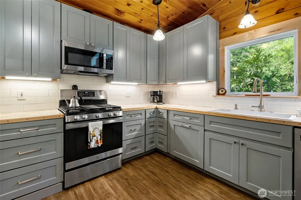 1350 E Webb Hill Road Union WA 98592