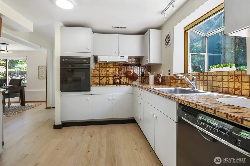 1542 NE 96th Street Seattle WA 98115