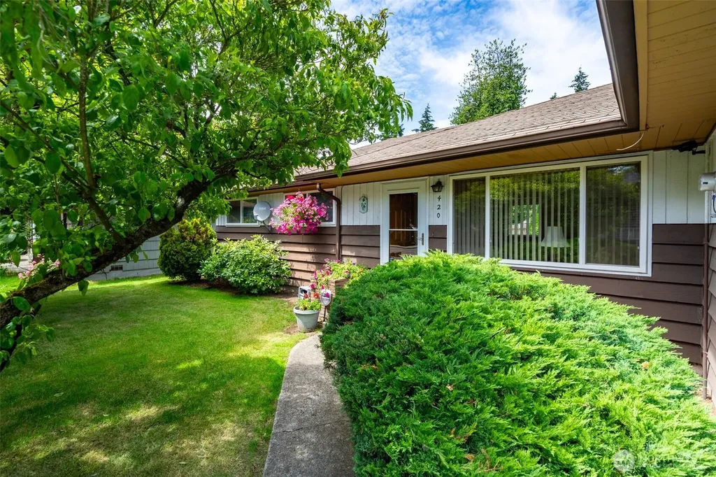 420 S 128th Street Seattle WA 98168