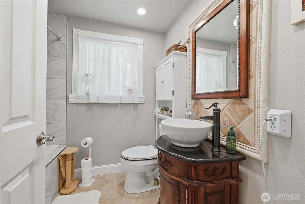 2408 N Greeley Drive Kelso WA 98626