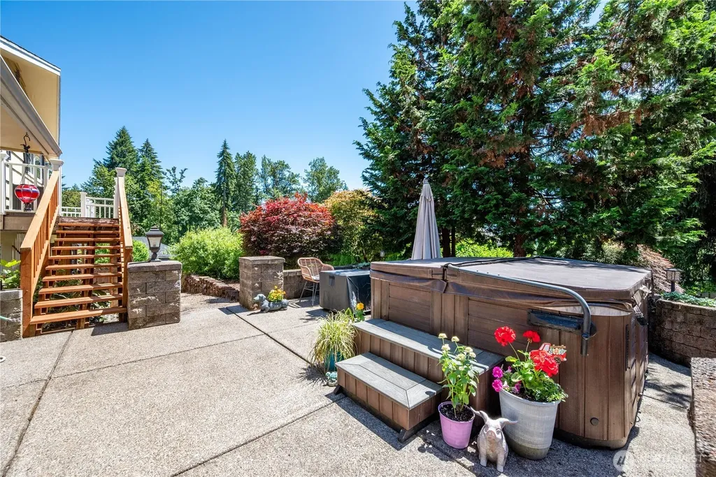 2408 N Greeley Drive Kelso WA 98626