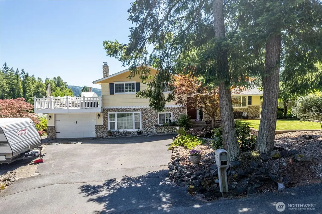 2408 N Greeley Drive Kelso WA 98626