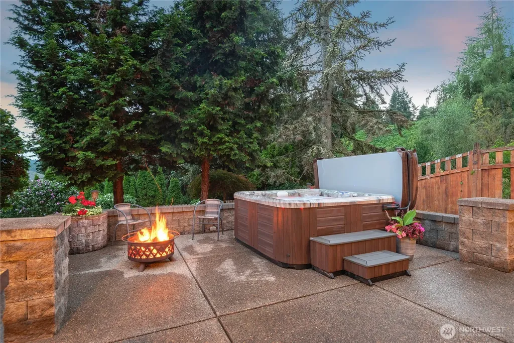 2408 N Greeley Drive Kelso WA 98626