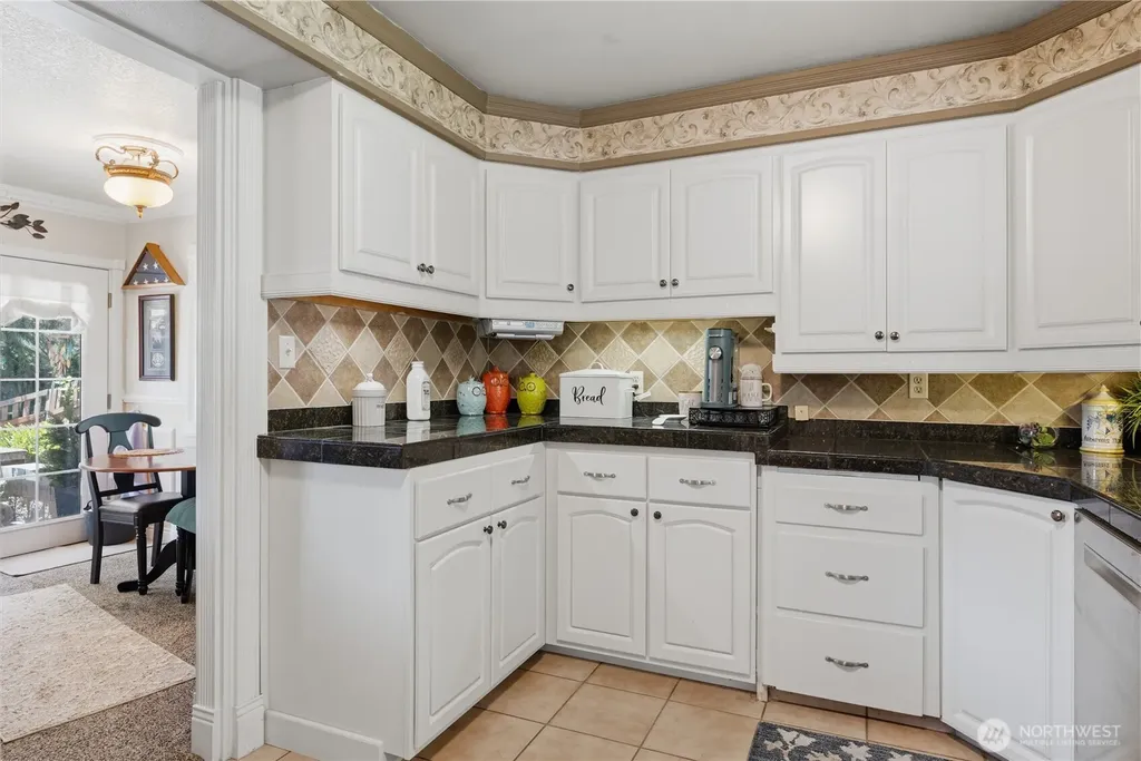2408 N Greeley Drive Kelso WA 98626