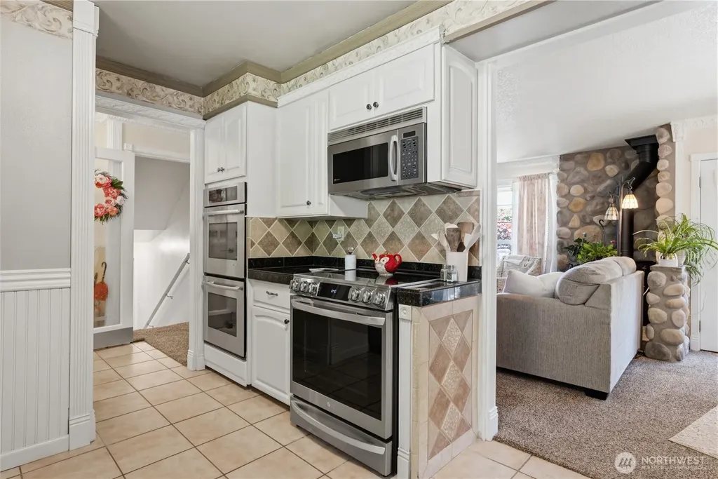 2408 N Greeley Drive Kelso WA 98626