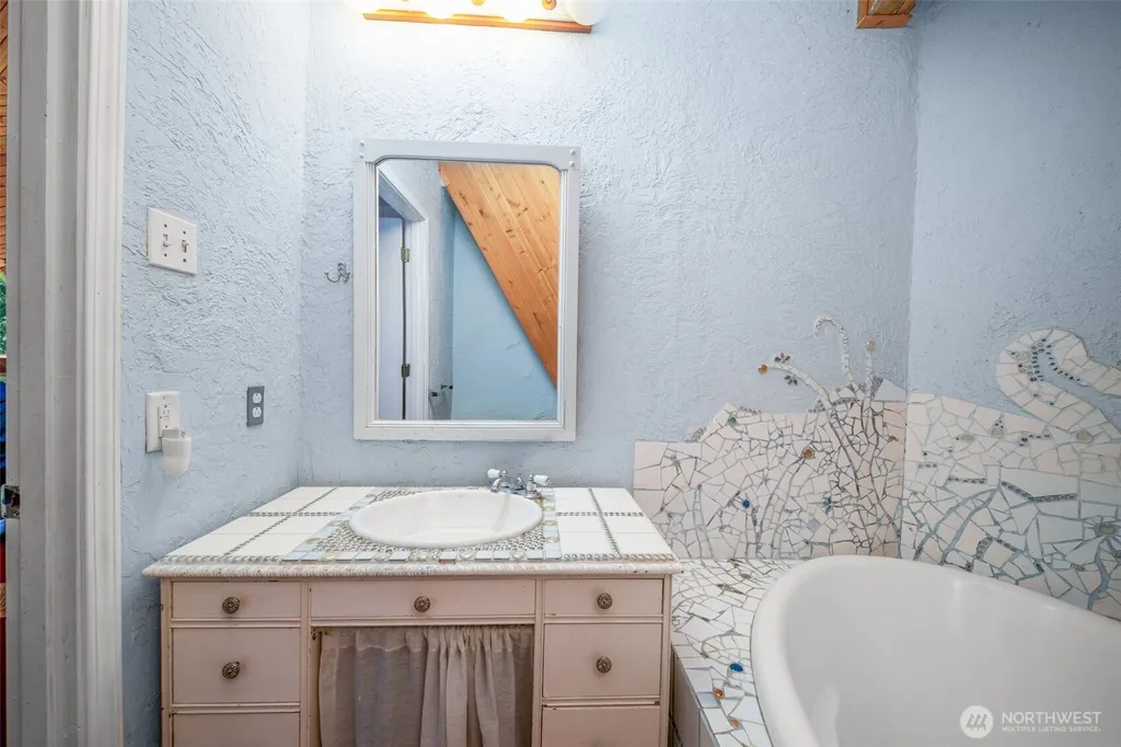 12 SE Oyster Beach Road Shelton WA 98584