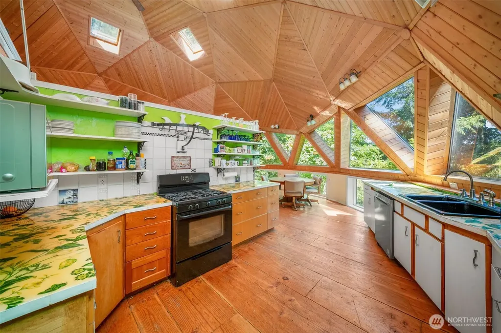 12 SE Oyster Beach Road Shelton WA 98584