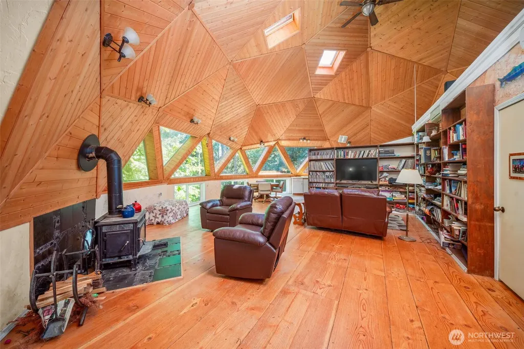 12 SE Oyster Beach Road Shelton WA 98584