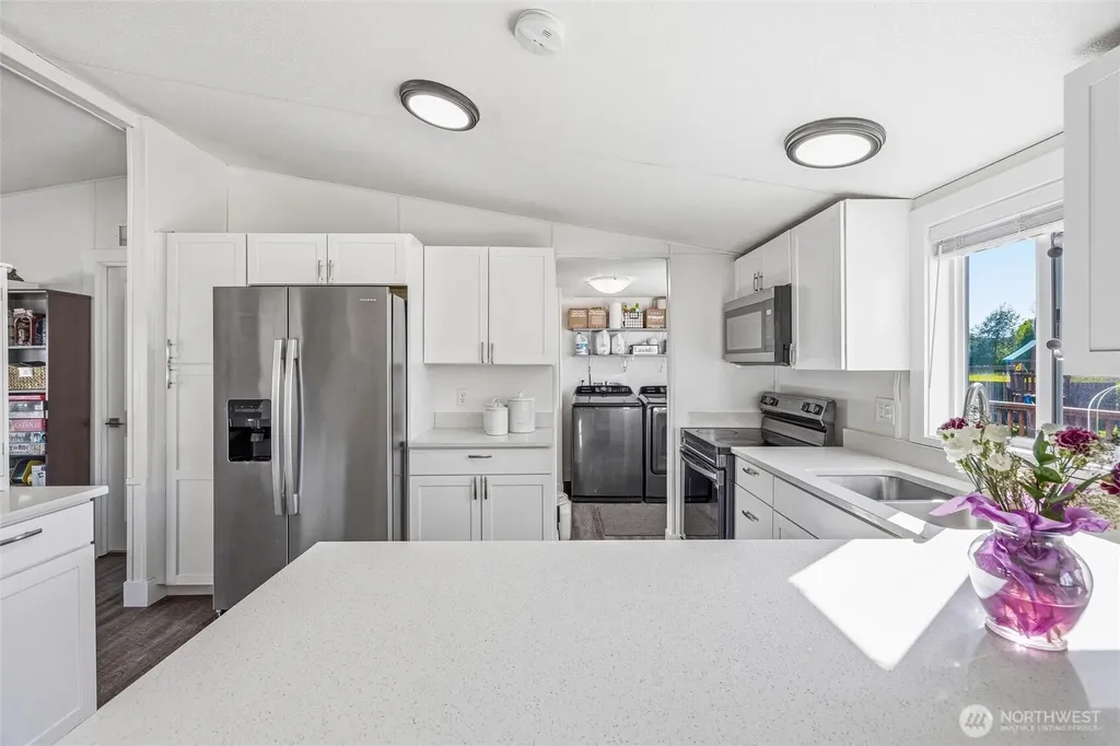 7525 Roblee Drive Blaine WA 98230