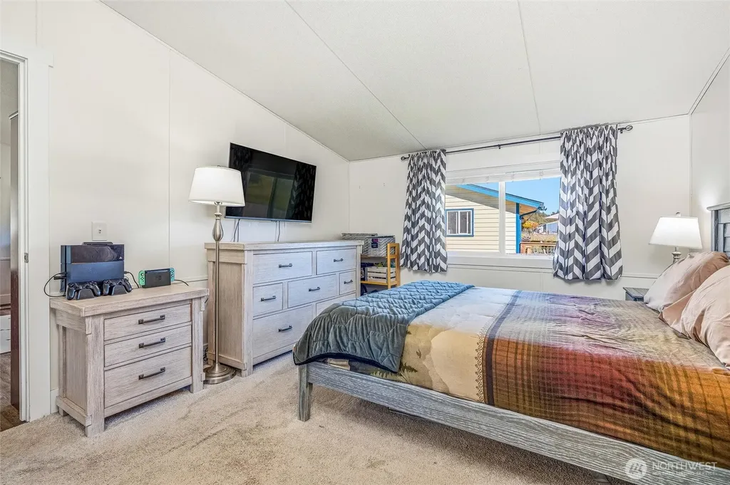 7525 Roblee Drive Blaine WA 98230