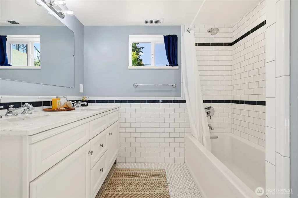 515 N 122nd Street Seattle WA 98133
