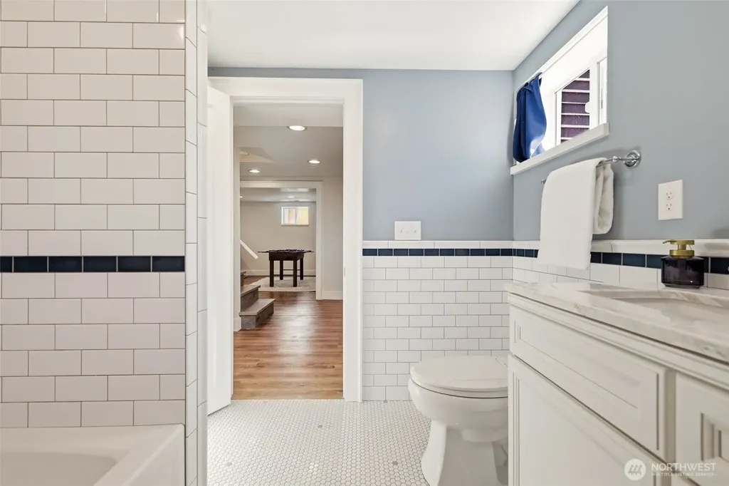 515 N 122nd Street Seattle WA 98133
