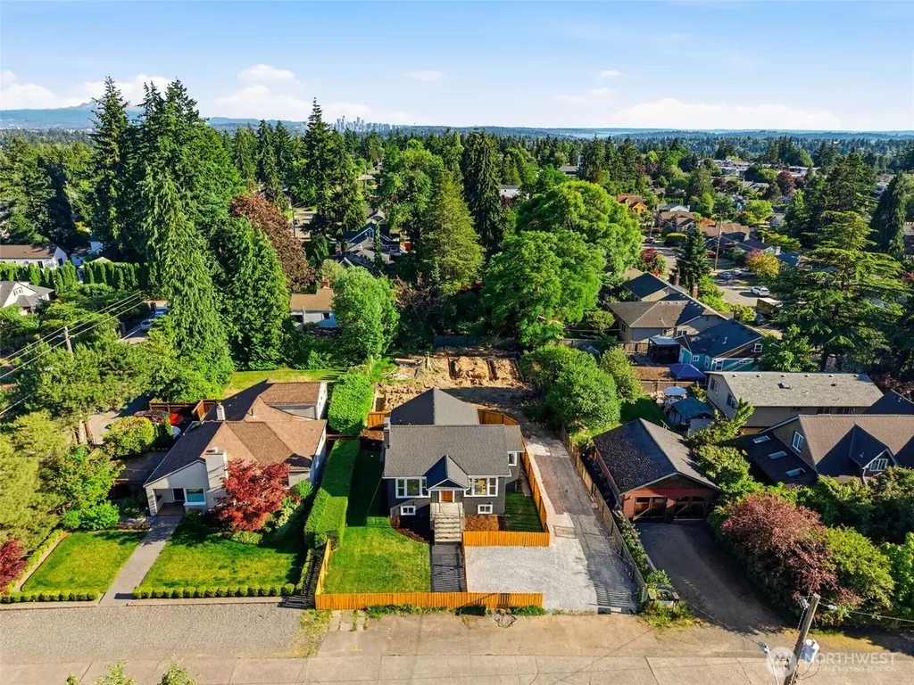 515 N 122nd Street Seattle WA 98133