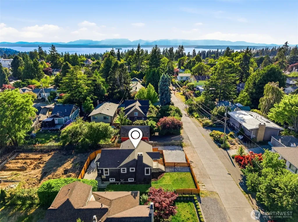 515 N 122nd Street Seattle WA 98133