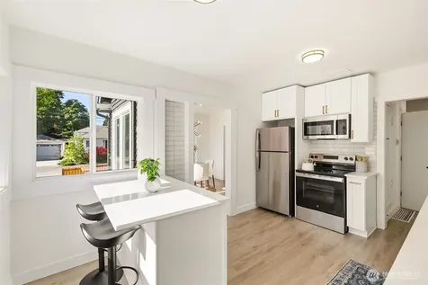 515 N 122nd Street Seattle WA 98133