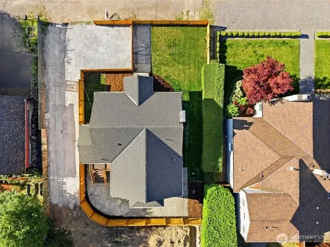 515 N 122nd Street Seattle WA 98133