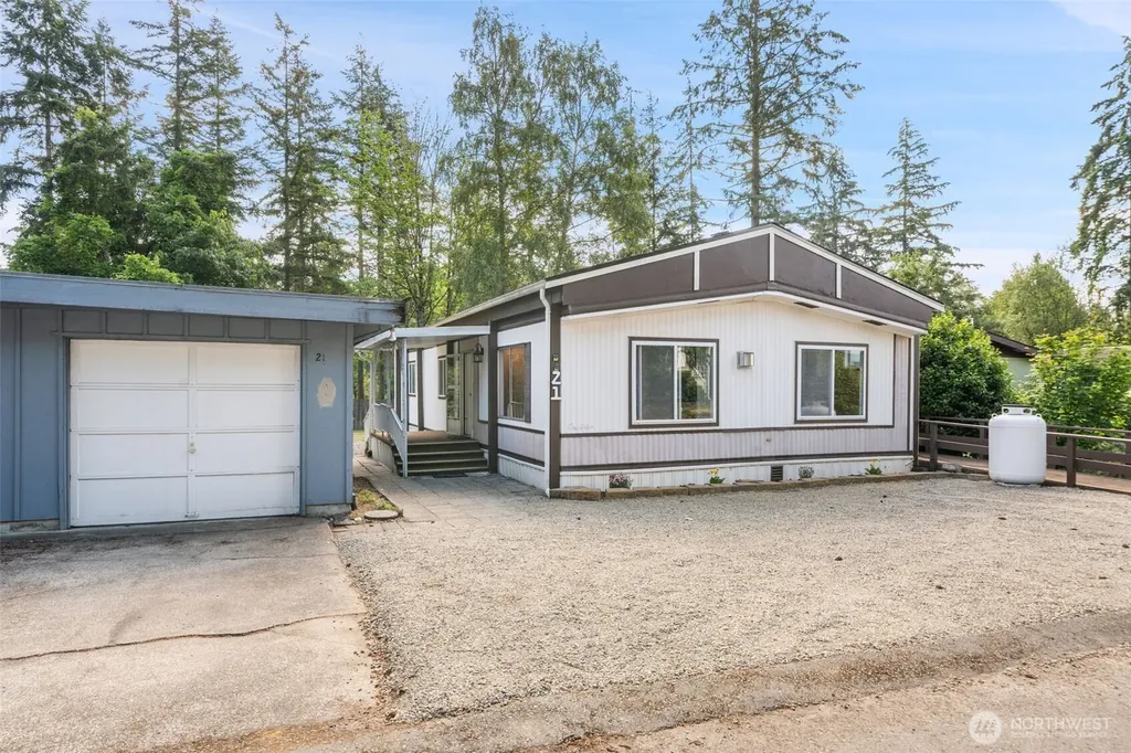 6521 SE Mile Hill Drive Port Orchard WA 98366