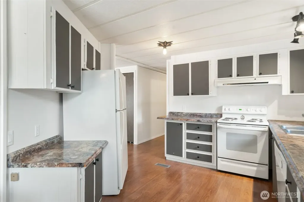 6521 SE Mile Hill Drive Port Orchard WA 98366