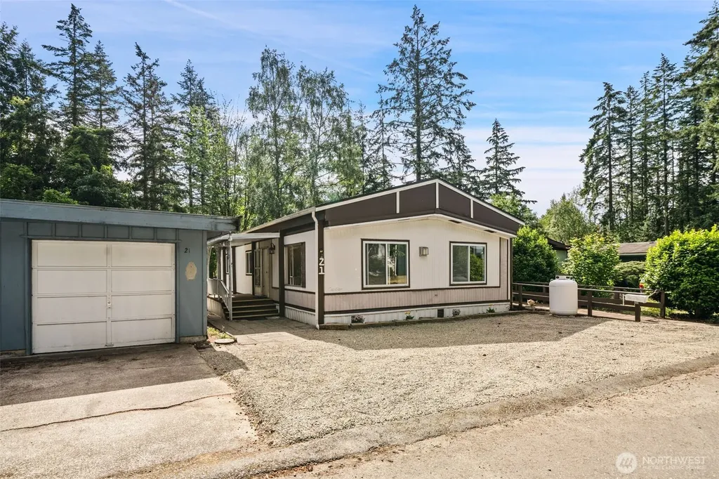 6521 SE Mile Hill Drive Port Orchard WA 98366