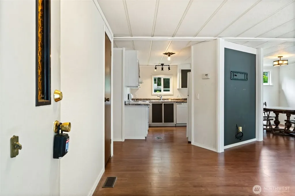 6521 SE Mile Hill Drive Port Orchard WA 98366
