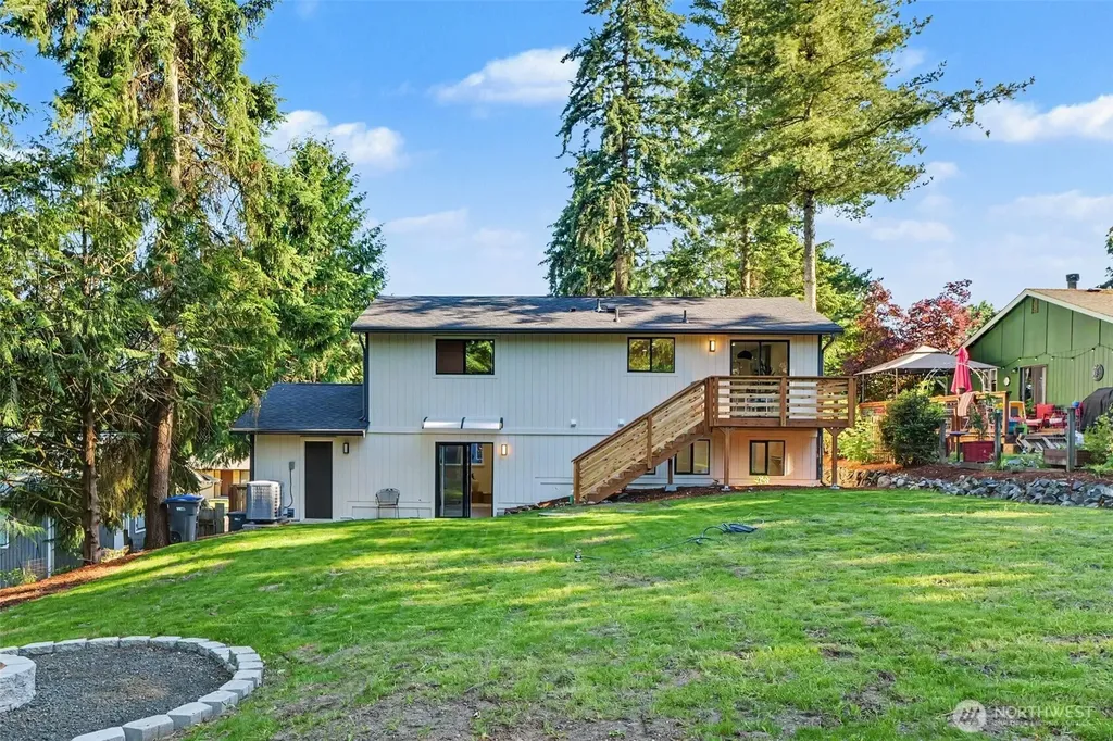 7245 E Taylor Street Port Orchard WA 98366