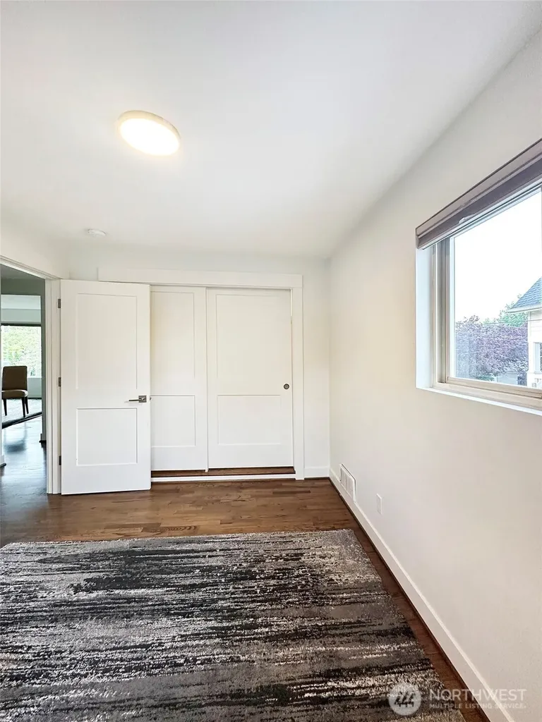 3803 Carr Place N Seattle WA 98103