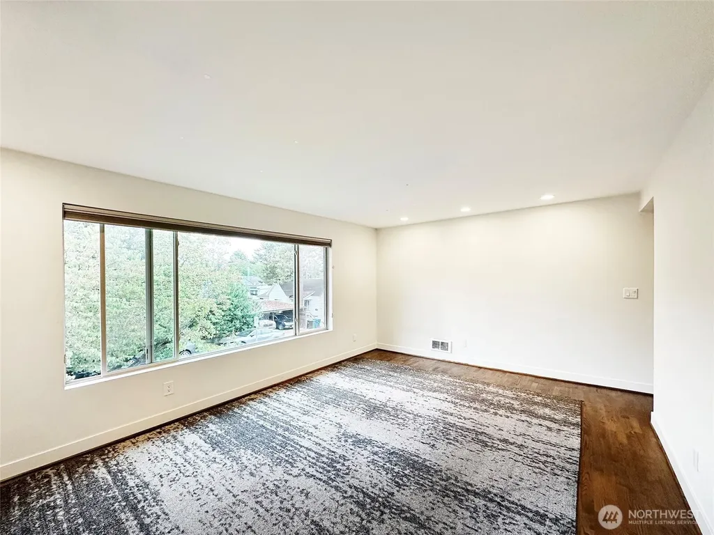 3803 Carr Place N Seattle WA 98103