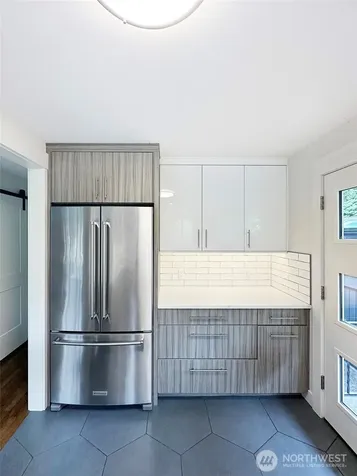 3803 Carr Place N Seattle WA 98103