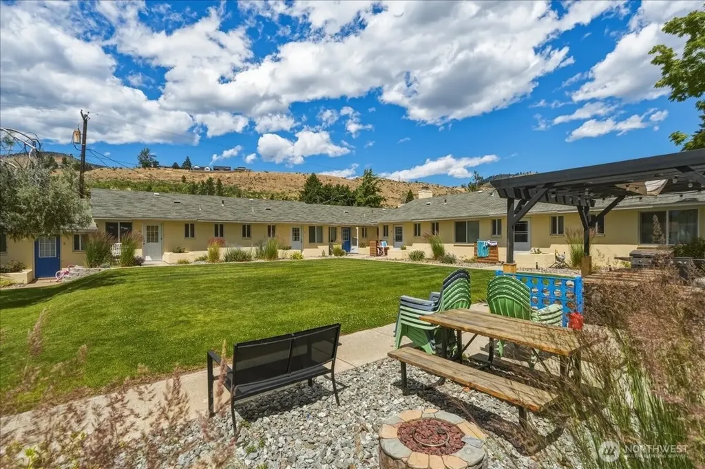 315 W Gibson Avenue Chelan WA 98816