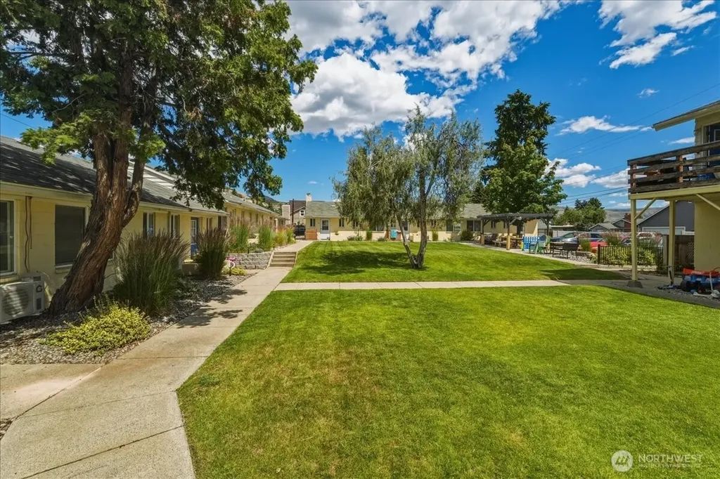 315 W Gibson Avenue Chelan WA 98816