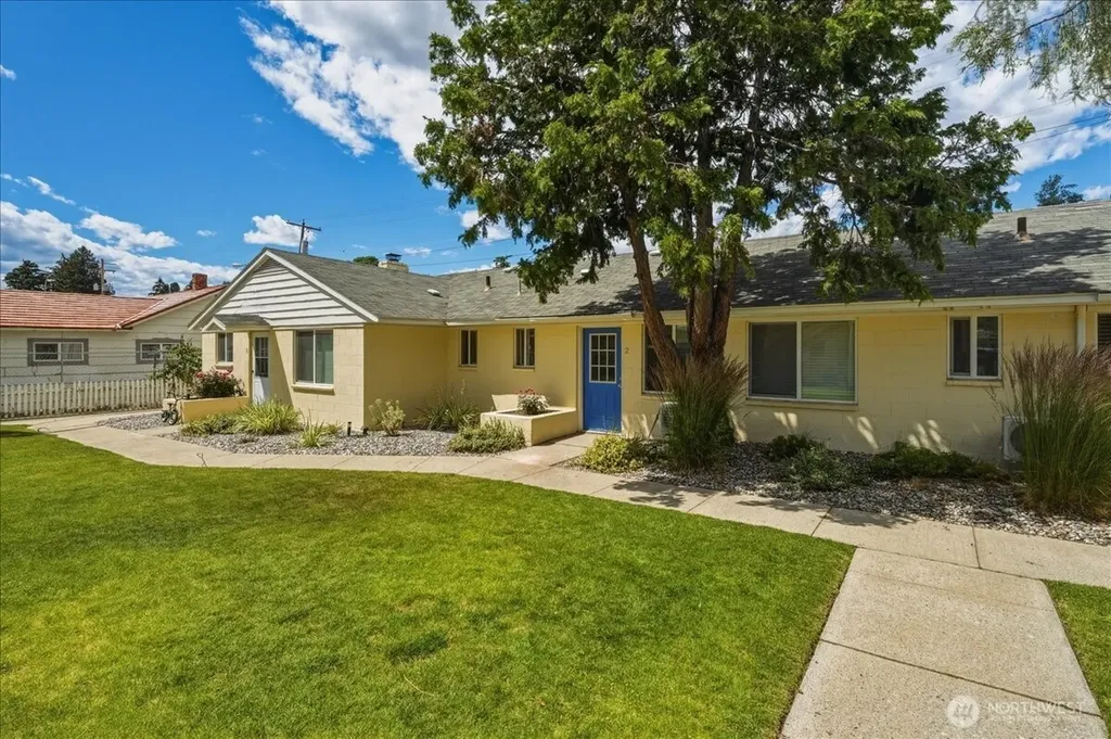 315 W Gibson Avenue Chelan WA 98816