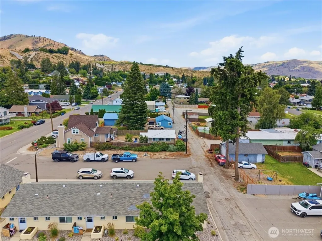 315 W Gibson Avenue Chelan WA 98816