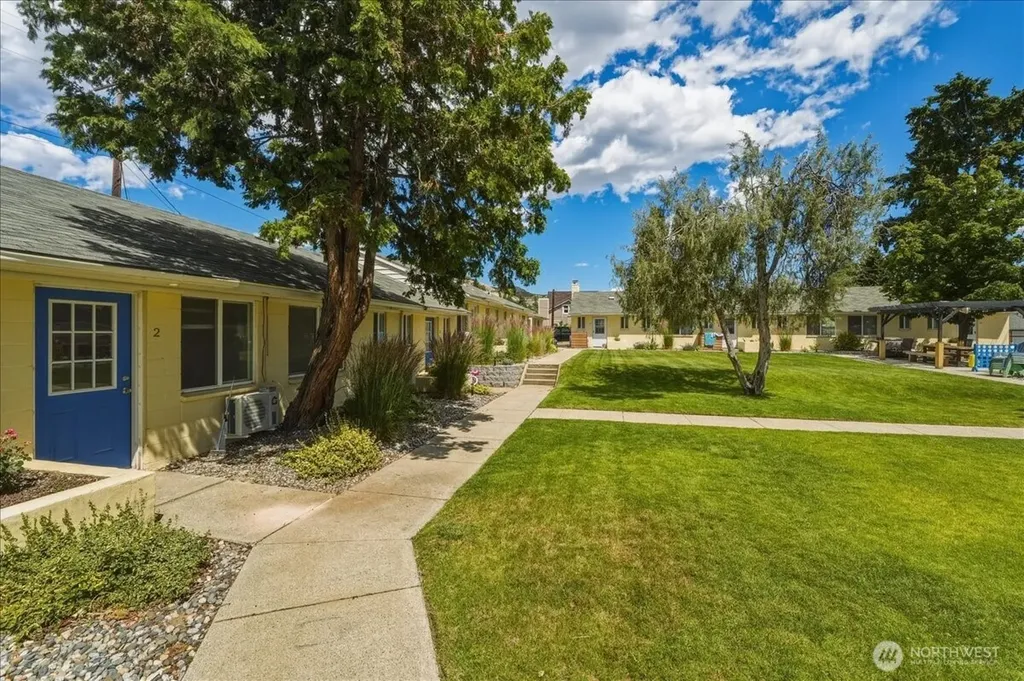 315 W Gibson Avenue Chelan WA 98816