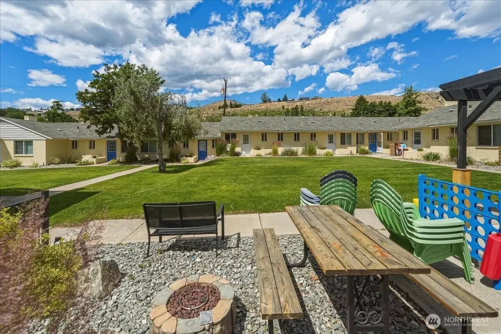 315 W Gibson Avenue Chelan WA 98816