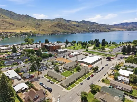 315 W Gibson Avenue Chelan WA 98816