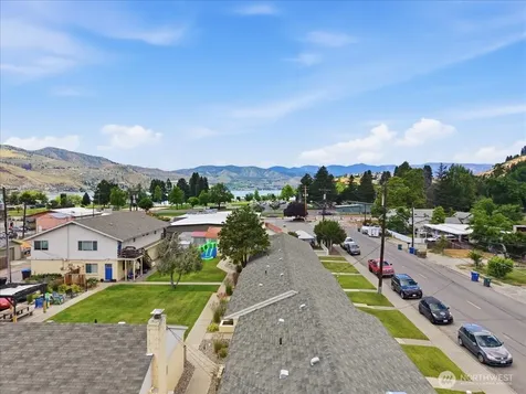 315 W Gibson Avenue Chelan WA 98816